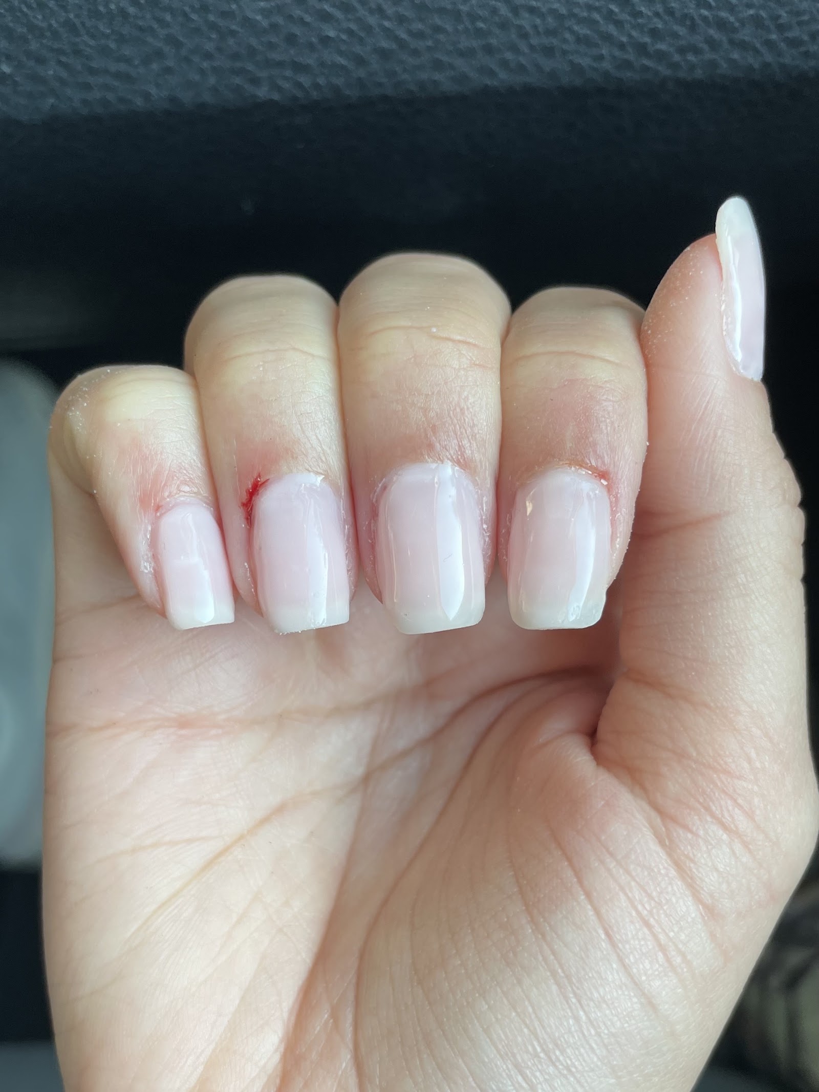 Glossy Nail & Spa logo